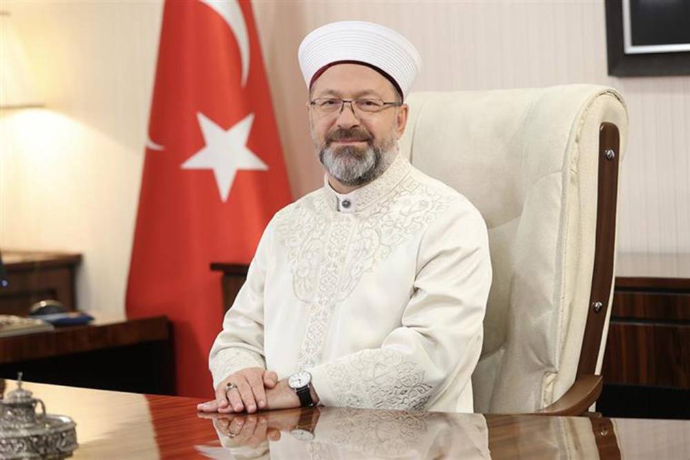 Diyanet İşleri Başkanı Ali Erbaş: Çocuklarımızı sosyal medya kirliliğine maruz bırakmayalım