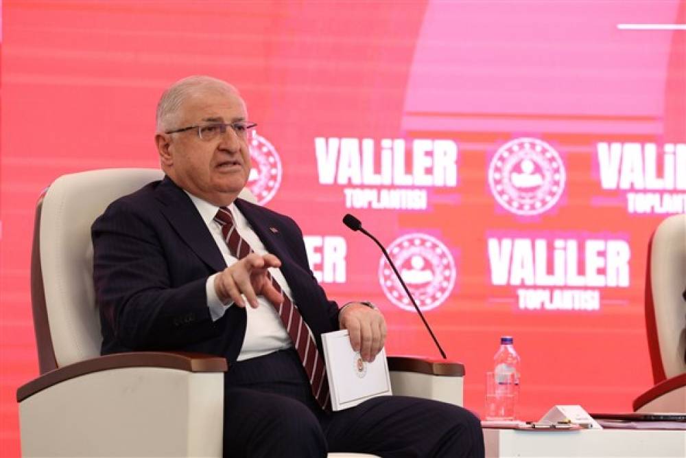 Bakan Güler, Deniz Kuvvetleri Komutanlığı Yıllık Komutanlar Toplantısı'na katıldı